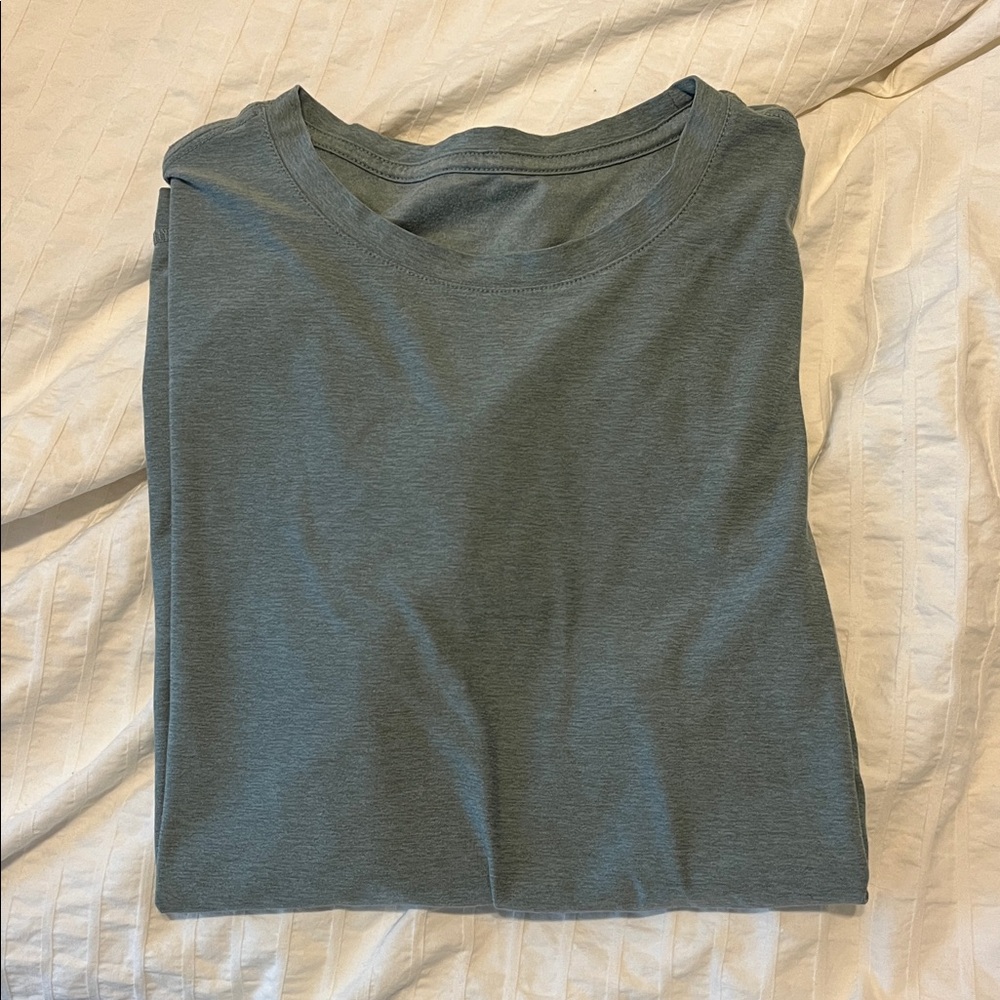 Men’s VUORI T-Shirt
